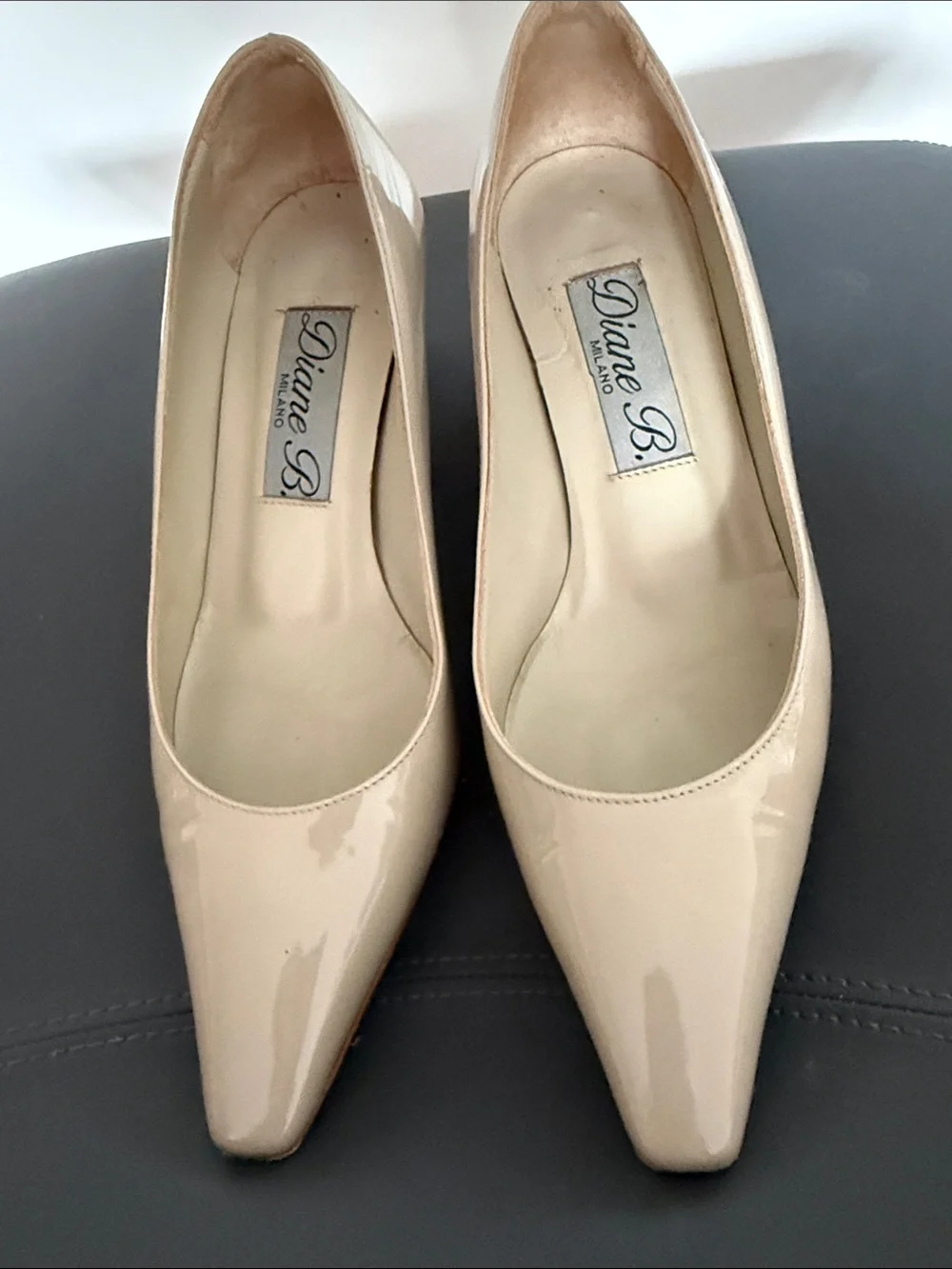 Diane B. Genuine Tan Patent Leather Pump With Solid White Block Heel. Size 37.5.